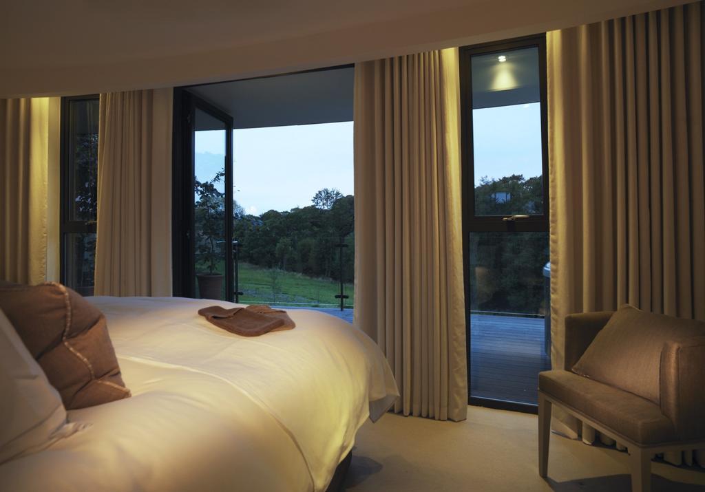 Chewton Glen Hotel - An Iconic Luxury Hotel New Milton Exteriör bild
