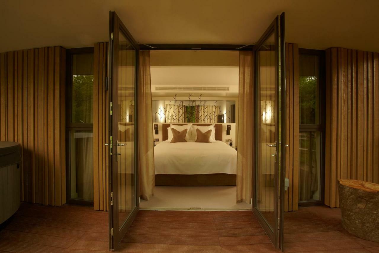 Chewton Glen Hotel - An Iconic Luxury Hotel New Milton Exteriör bild